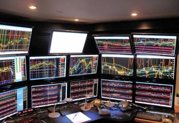 美股强劲回升30%!华尔街空头调整策略,“顽固多头”逆袭